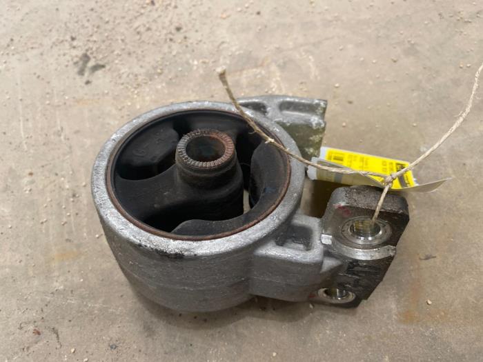 Usagé Support moteur Kia Rio II (DE) 1.4 16V Prix € 15,00 Règlement à la marge proposé par F. van den Mosselaar autodemontage