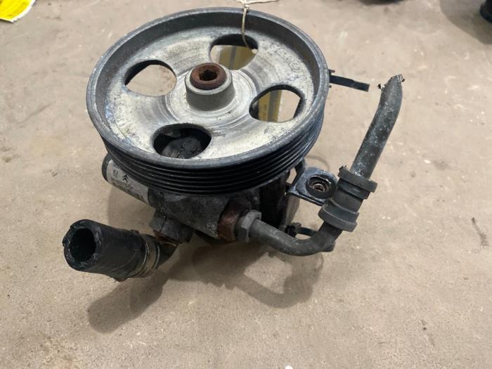 Usagé Pompe de direction Peugeot Partner (GC/GF/GG/GJ/GK) 1.6 HDI 90 16V Prix € 25,00 Règlement à la marge proposé par F. van den Mosselaar autodemontage