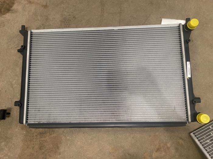 Used Radiator Volkswagen Golf VI Variant (AJ5/1KA) 1.6 Price € 35,00 Margin scheme offered by F. van den Mosselaar autodemontage
