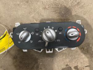 Used Heater control panel Renault Twingo II (CN) 1.2 16V Price € 25,00 Margin scheme offered by F. van den Mosselaar autodemontage