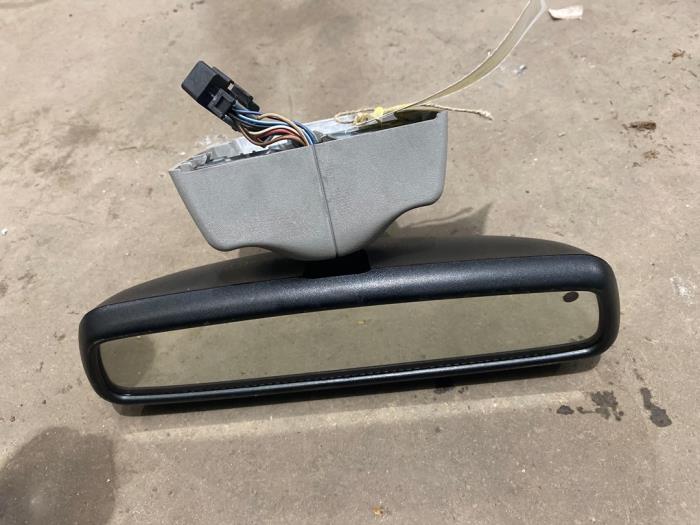Używane Lusterko wewnetrzne Opel Vectra C Caravan 1.9 CDTI 120 Cena € 15,00 Procedura marży oferowane przez F. van den Mosselaar autodemontage