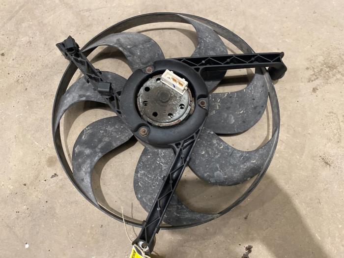 Używane Wentylator Volkswagen Lupo (6X1) 1.0 MPi 50 Cena € 15,00 Procedura marży oferowane przez F. van den Mosselaar autodemontage
