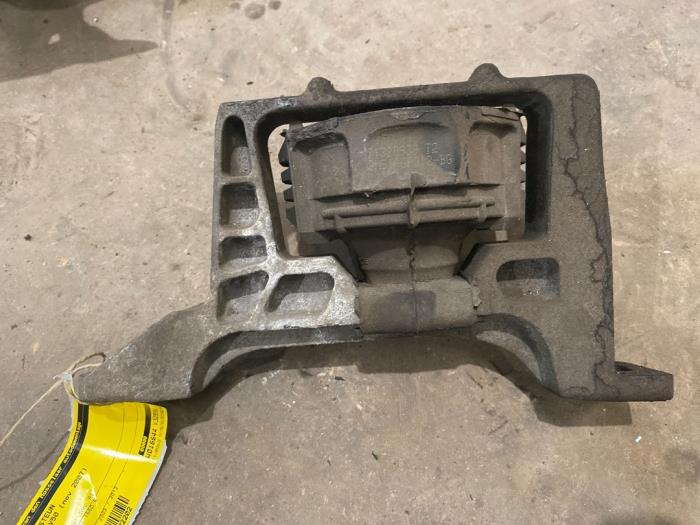 Used Engine mount Volvo V50 (MW) 1.6 D 16V Price € 25,00 Margin scheme offered by F. van den Mosselaar autodemontage