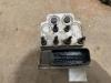 ABS pump from a Renault Trafic New (FL) 1.9 dCi 82 16V 2005