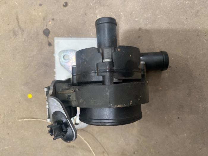 Begagnade Vattenpump Renault Espace (RFCJ) 1.8 Energy Tce 225 Pris € 25,00 Marginaltabell erbjuds av F. van den Mosselaar autodemontage