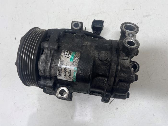 Gebrauchte Klimapumpe Fiat Grande Punto (199) 1.3 JTD Multijet 16V 85 Actual Preis € 75,00 Margenregelung angeboten von F. van den Mosselaar autodemontage