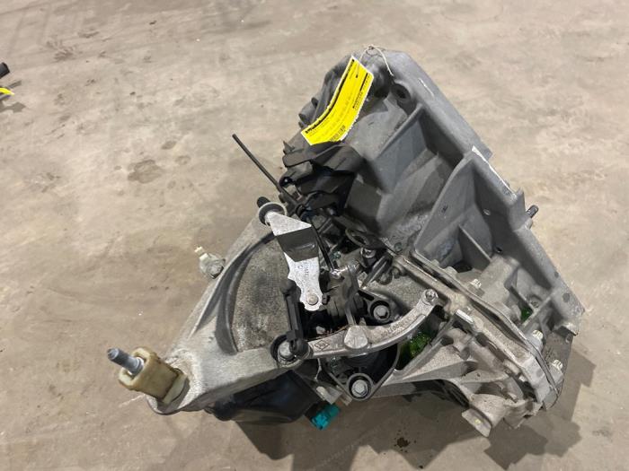 Boîte de vitesse d'un Renault Twingo III (AH) 0.9 Energy TCE 90 12V 2017