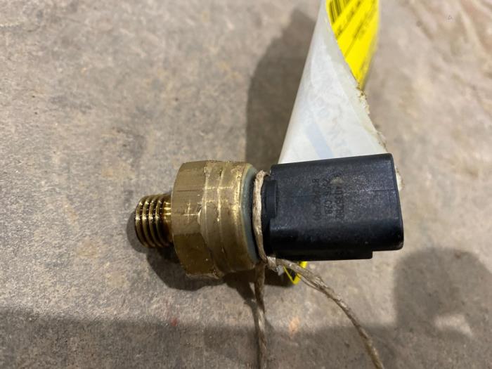 Gebrauchte Öldrucksensor Peugeot 2008 (CU) 1.2 12V e-THP PureTech 110 Preis € 15,00 Margenregelung angeboten von F. van den Mosselaar autodemontage