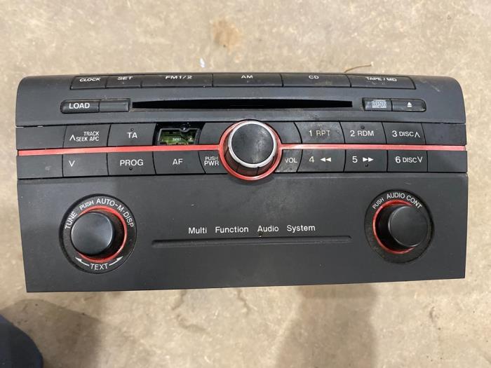 Radio/Lecteur CD d'un Mazda 3 Sport (BK14) 1.6i 16V 2004