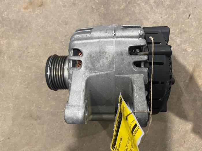 Begagnade Dynamo Peugeot 2008 (CU) 1.2 12V e-THP PureTech 110 Pris € 70,00 Marginaltabell erbjuds av F. van den Mosselaar autodemontage