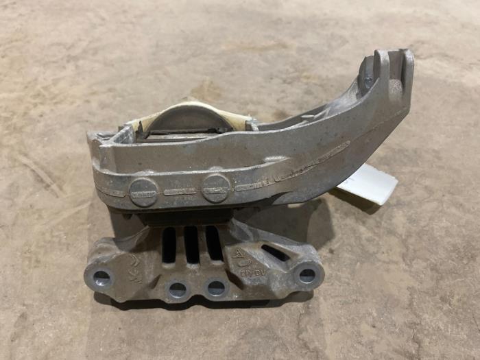 Usagé Support moteur Peugeot 308 (L3/L8/LB/LH/LP) 1.6 HDi Prix € 15,00 Règlement à la marge proposé par F. van den Mosselaar autodemontage