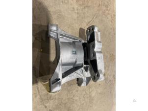 Support moteur d'un Peugeot 308 (L3/L8/LB/LH/LP) 1.6 HDi 2014
