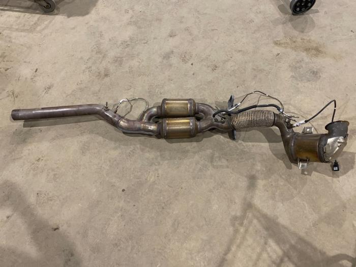 Used Front pipe + catalyst Volkswagen Golf VII (AUA) 2.0 R 4Motion 16V Price € 500,00 Margin scheme offered by F. van den Mosselaar autodemontage