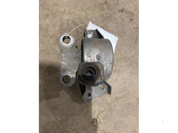 Engine mount from a Opel Corsa D 1.2 16V 2012
