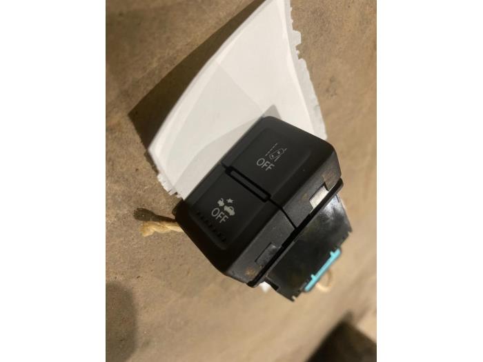 Usados Interruptor (varios) Suzuki Vitara (LY/MY) 1.4 S Turbo 16V AllGrip Precio € 10,00 Norma de margen ofrecido por F. van den Mosselaar autodemontage