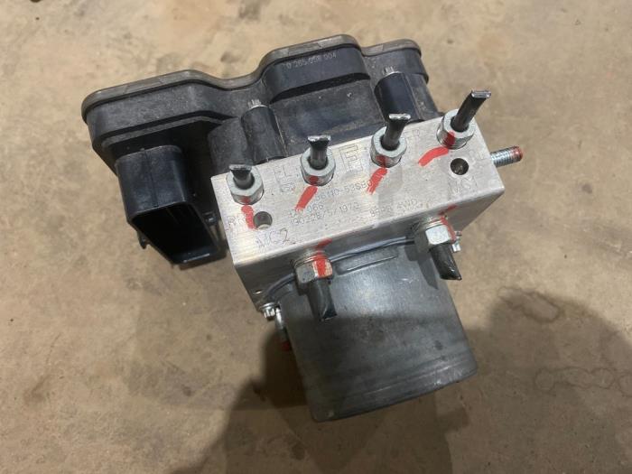 Gebrauchte ABS Pumpe Suzuki Vitara (LY/MY) 1.4 S Turbo 16V AllGrip Preis € 150,00 Margenregelung angeboten von F. van den Mosselaar autodemontage