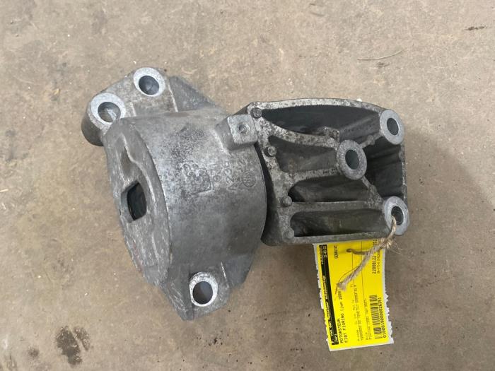 Usagé Support moteur Fiat Fiorino (225) 1.3 JTD 16V Multijet Prix € 25,00 Règlement à la marge proposé par F. van den Mosselaar autodemontage