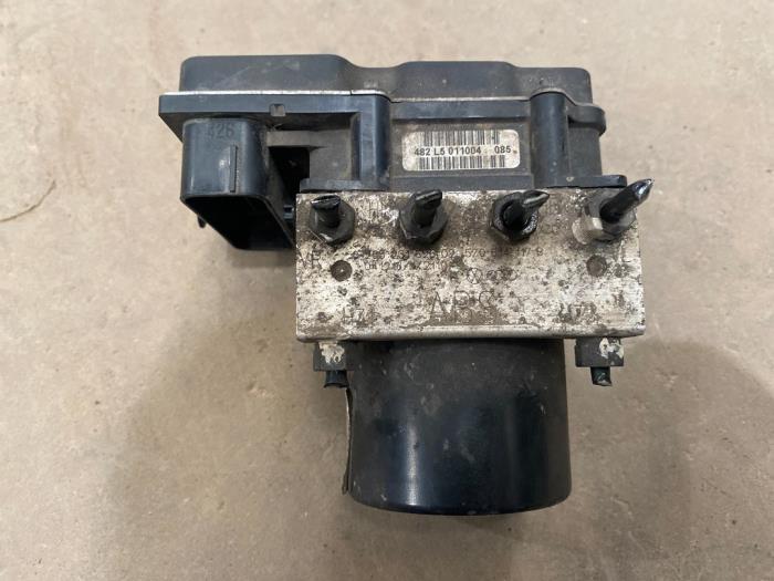 Begagnade ABS-pump Volkswagen Fox (5Z) 1.2 Pris € 50,00 Marginaltabell erbjuds av F. van den Mosselaar autodemontage