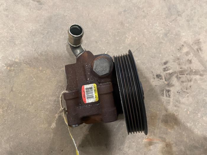 Usagé Pompe de direction Ford Ka I 1.3i Prix € 25,00 Règlement à la marge proposé par F. van den Mosselaar autodemontage