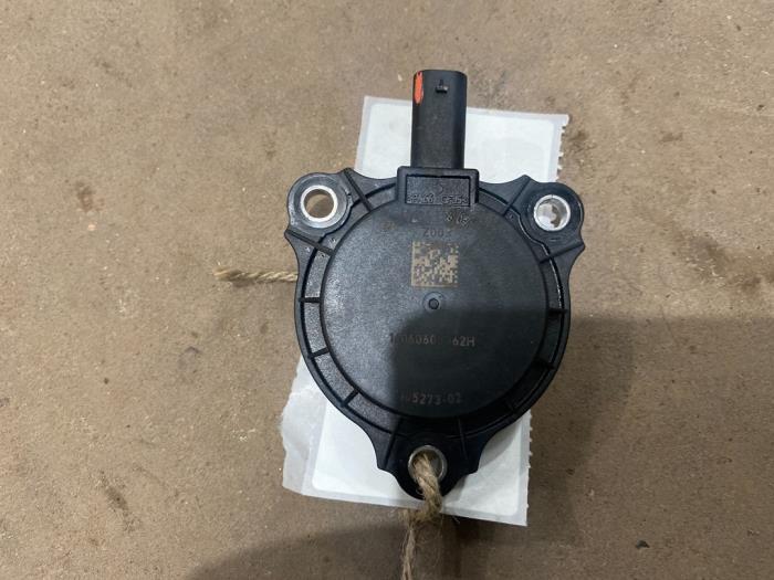 Begagnade Kamaxelsensor Renault Grand Scénic IV (RFAR) 1.3 TCE 140 16V Pris € 15,00 Marginaltabell erbjuds av F. van den Mosselaar autodemontage