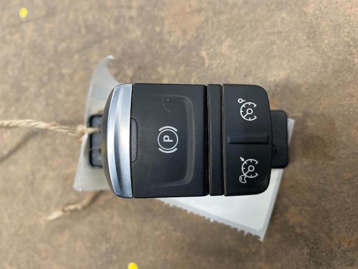 Gebrauchte Handbremse Schalter Renault Grand Scénic IV (RFAR) 1.3 TCE 140 16V Preis € 15,00 Margenregelung angeboten von F. van den Mosselaar autodemontage