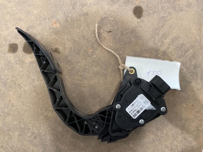 Accelerator pedal from a Renault Grand Scénic IV (RFAR) 1.3 TCE 140 16V 2018