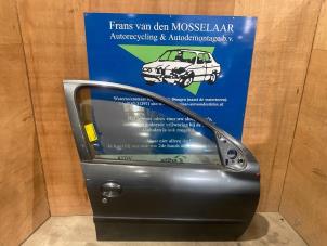 Używane Drzwi prawe przednie wersja 4-drzwiowa Peugeot 206+ (2L/M) 1.4 HDi Cena € 100,00 Procedura marży oferowane przez F. van den Mosselaar autodemontage