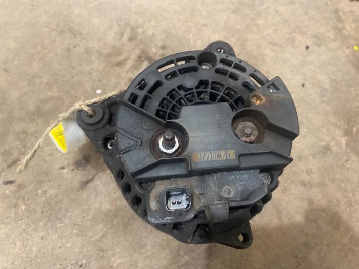 Dynamo van een Renault Trafic New (JL) 2.5 dCi 16V 145 2012