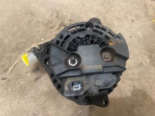 Dynamo van een Renault Trafic New (JL) 2.5 dCi 16V 145 2012