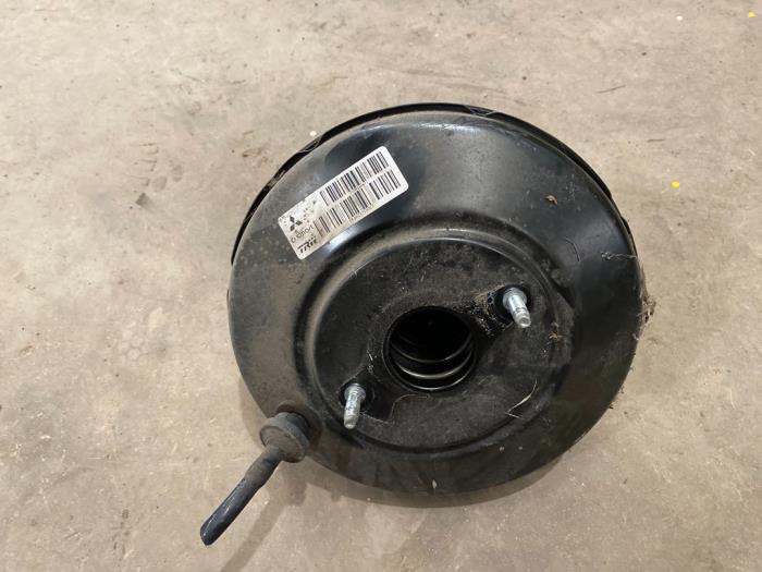 Usagé Servo frein Mitsubishi Colt (Z2/Z3) 1.3 16V Prix € 25,00 Règlement à la marge proposé par F. van den Mosselaar autodemontage