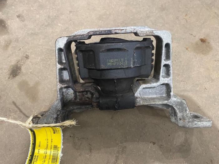 Used Engine mount Ford Focus 3 1.6 Ti-VCT 16V 105 Price € 15,00 Margin scheme offered by F. van den Mosselaar autodemontage
