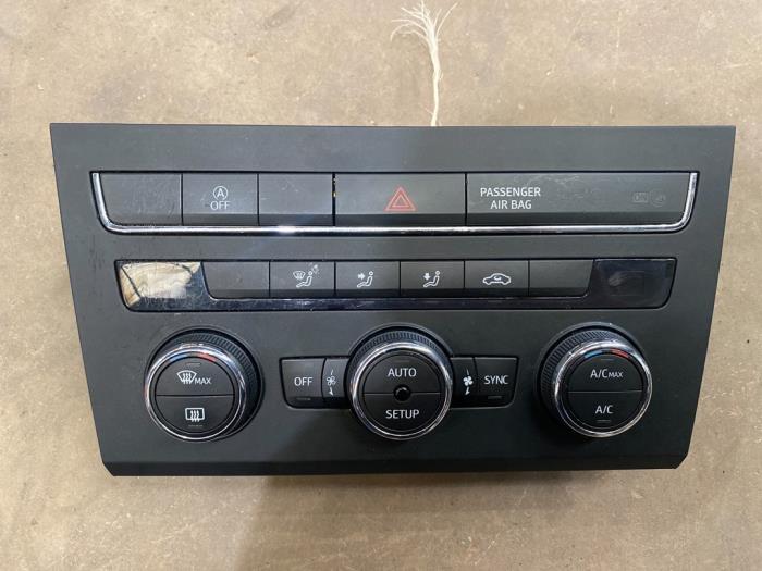 Begagnade Värmekontrollpanel Seat Leon (5FB) 1.6 TDI Ecomotive 16V Pris € 30,00 Marginaltabell erbjuds av F. van den Mosselaar autodemontage