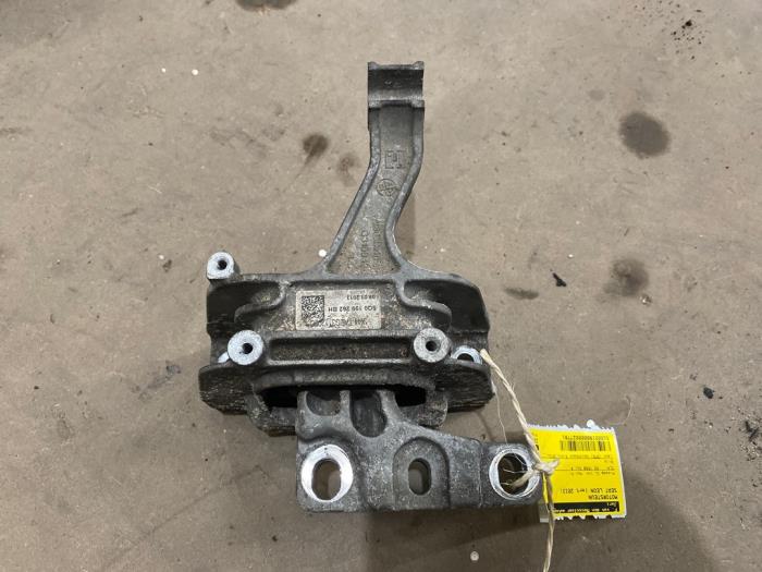 Used Engine mount Seat Leon (5FB) 1.6 TDI Ecomotive 16V Price € 25,00 Margin scheme offered by F. van den Mosselaar autodemontage