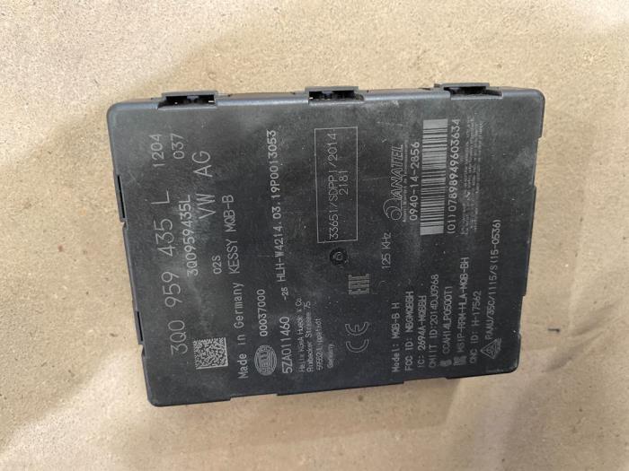 Używane Modul keyless vehicle Audi RS 3 Limousine (8VS/8VM) 2.5 TFSI 20V Quattro Cena € 15,00 Procedura marży oferowane przez F. van den Mosselaar autodemontage