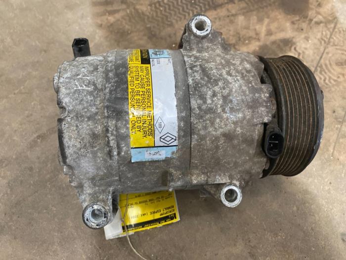 Usagé Pompe clim Renault Espace (JK) 2.0 16V Turbo Prix € 75,00 Règlement à la marge proposé par F. van den Mosselaar autodemontage