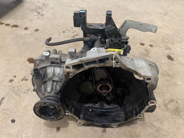 Used Gearbox Volkswagen Polo V (6R) 1.2 TDI 12V BlueMotion Price € 250,00 Margin scheme offered by F. van den Mosselaar autodemontage