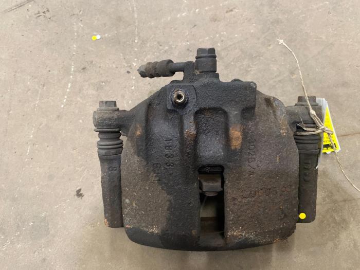 Gebrauchte Bremszange links vorne Honda Civic (EP/EU) 1.4 16V Preis € 25,00 Margenregelung angeboten von F. van den Mosselaar autodemontage