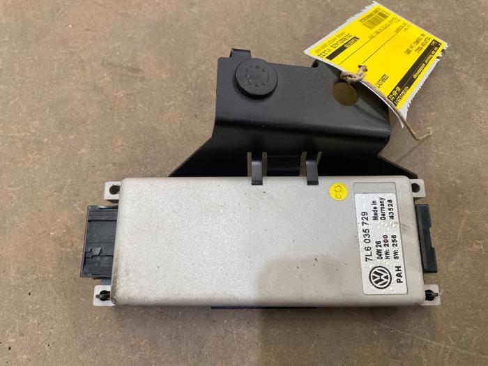 Begagnade Telefonmodul Volkswagen Touareg (7LA/7L6) 5.0 TDI V10 Pris € 35,00 Marginaltabell erbjuds av F. van den Mosselaar autodemontage