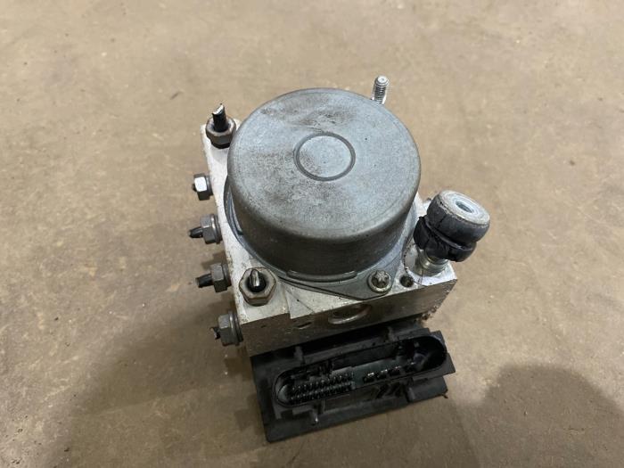 Usagé Bloc ABS Nissan Micra (K12) 1.5 dCi 85 Prix € 100,00 Règlement à la marge proposé par F. van den Mosselaar autodemontage