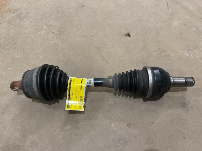 Gebrauchte Antriebswelle links vorne Mercedes B (W246/W242) 2.2 B-220 CDI BlueEFFICIENCY,d 16V Preis € 35,00 Margenregelung angeboten von F. van den Mosselaar autodemontage