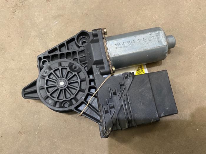Moteur de vitre de déflecteur