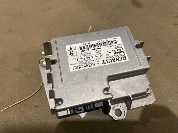 Begagnade Airbagmodul Renault Clio III (BR/CR) 1.4 16V Pris € 15,00 Marginaltabell erbjuds av F. van den Mosselaar autodemontage
