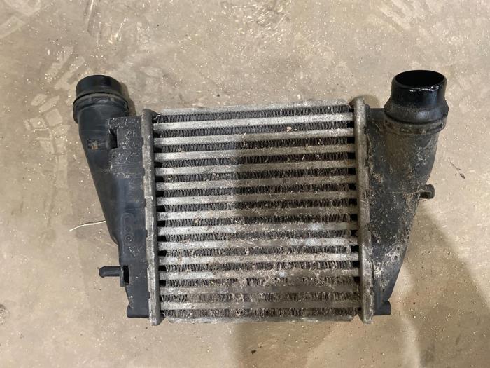 Usados Intercooler Renault Twingo II (CN) 1.5 dCi 90 FAP Precio € 25,00 Norma de margen ofrecido por F. van den Mosselaar autodemontage