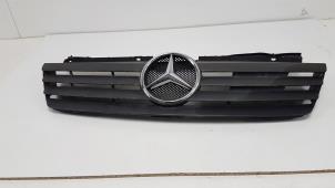 Used Grille Mercedes Vaneo (W414) 1.6 Price € 35,00 Margin scheme offered by F. van den Mosselaar autodemontage