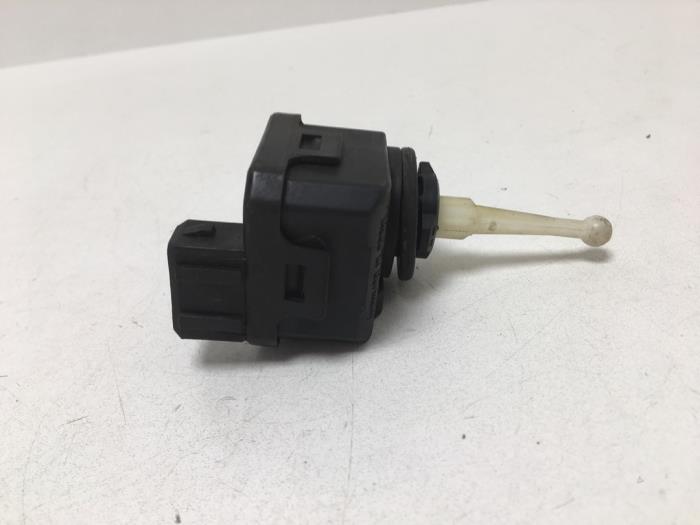 Scheinwerfermotor Volkswagen Passat 1.8 20V - 31G56B