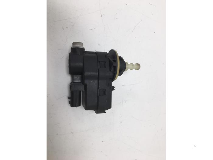 Używane Silnik reflektora Renault Modus/Grand Modus (JP) 1.2 16V TCE 100 Cena € 10,00 Procedura marży oferowane przez F. van den Mosselaar autodemontage