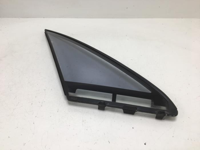 Usados Ventanilla triangular derecha delante Honda CRX (EG/EH) 1.6 ESi 16V Precio € 20,00 Norma de margen ofrecido por F. van den Mosselaar autodemontage