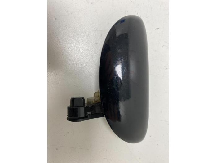 Begagnade Dörrhandtag, 2-dörrars, höger Peugeot 107 1.0 12V Pris € 10,00 Marginaltabell erbjuds av F. van den Mosselaar autodemontage