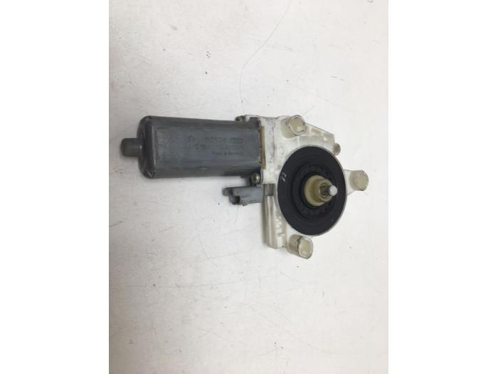 Usados Motor de ventanilla de puerta Peugeot 307 Break (3E) 1.4 HDi Precio € 15,00 Norma de margen ofrecido por F. van den Mosselaar autodemontage