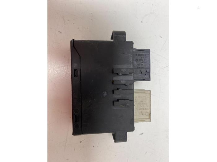 Begagnade Elspegelmodul BMW 3 serie (E46/2) 323 Ci 24V Pris € 15,00 Marginaltabell erbjuds av F. van den Mosselaar autodemontage